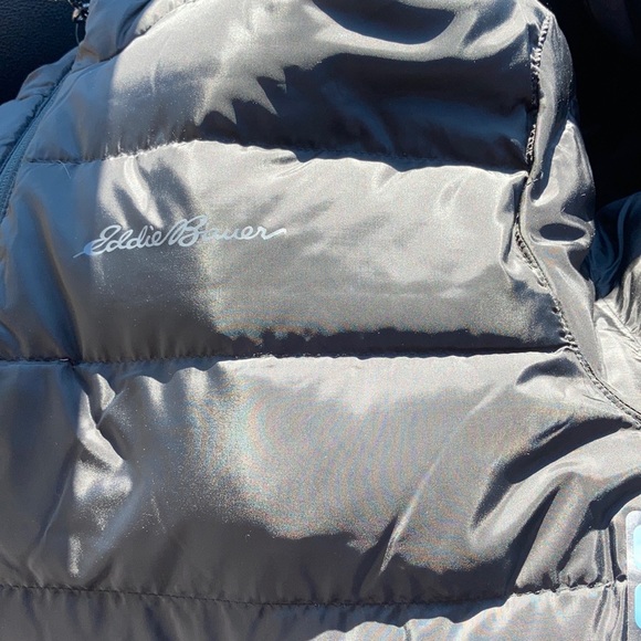 Eddie Bauer microlight packable jacket - Picture 3 of 4